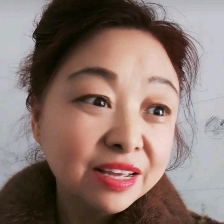 靓丽夫人服饰