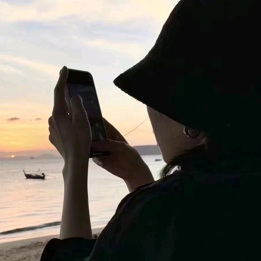 小何不吃香菜