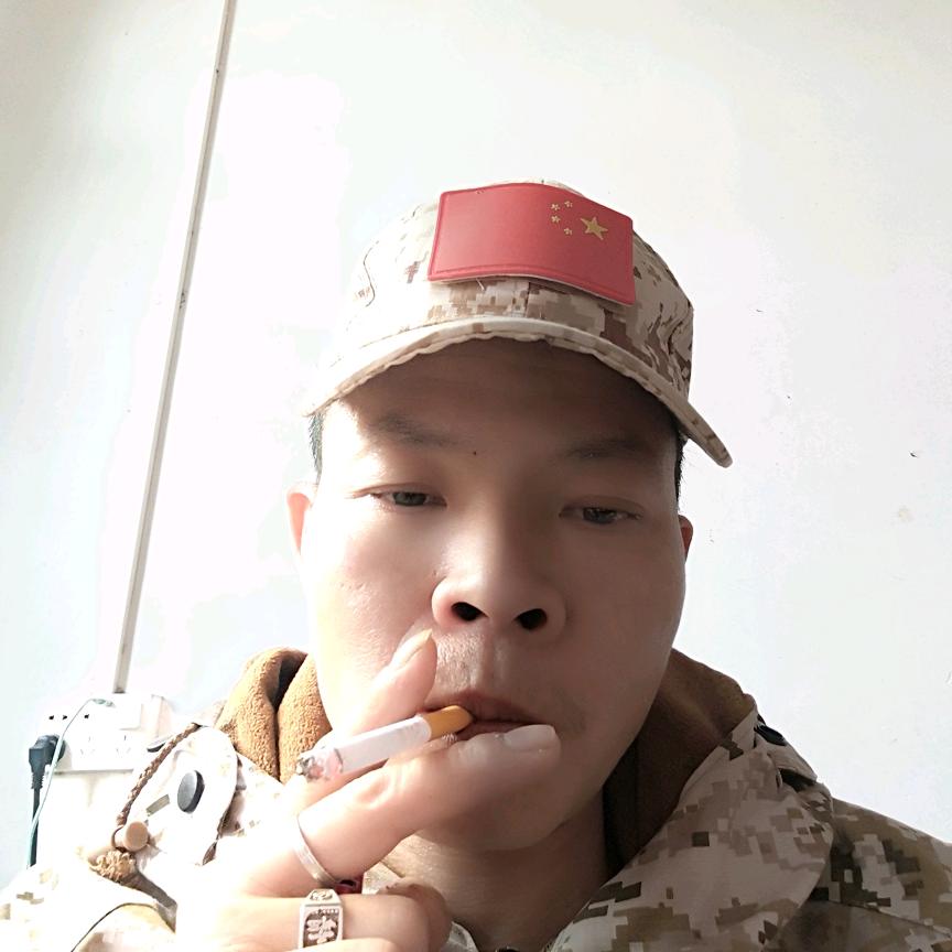 宝哥在猛硐养殖豚鼠