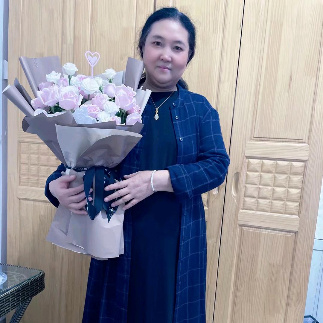 我叫冷秋，我是普普通通的一个