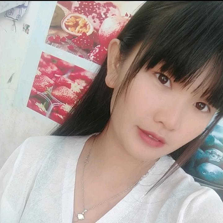 方  钚   栀（壮族姑娘）