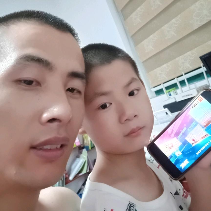 脸上有微笑，心中有阳光！