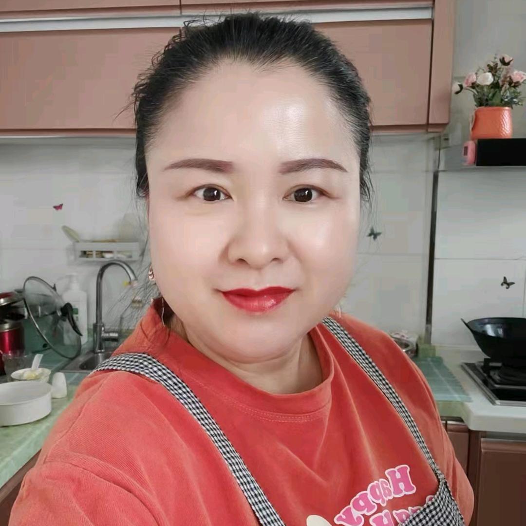 颖姐在吃