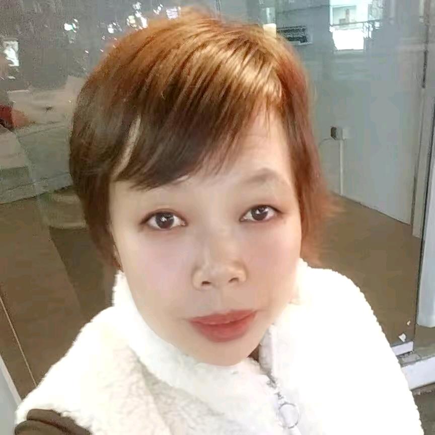 杨小丽。下午一点开播。
