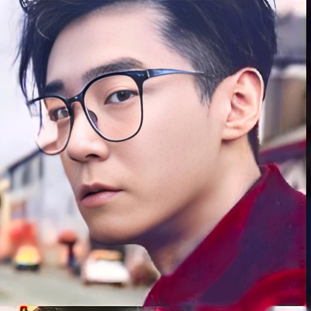 阿龙眼镜