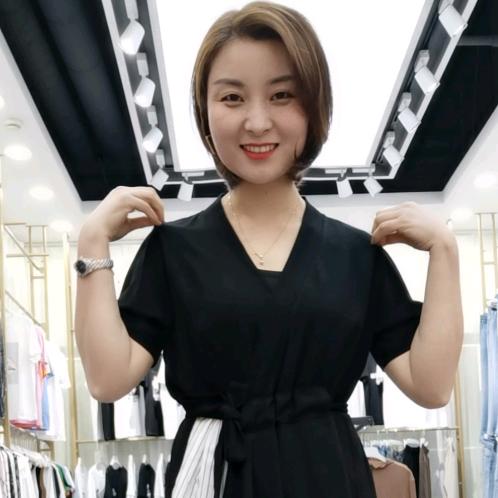 珊灵女裤穿搭
