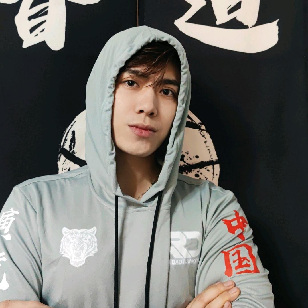 教授🏀白