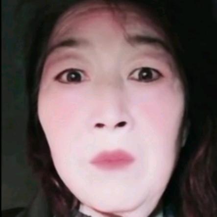 女神大王刘金花敬佛人