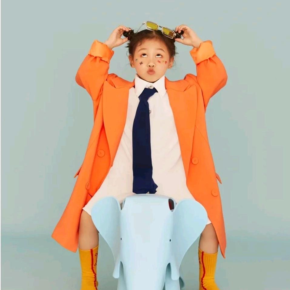 搞服装的圆发发