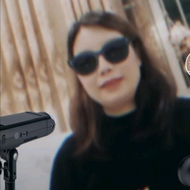 ╭☞( ￣ ▽￣)╭☞