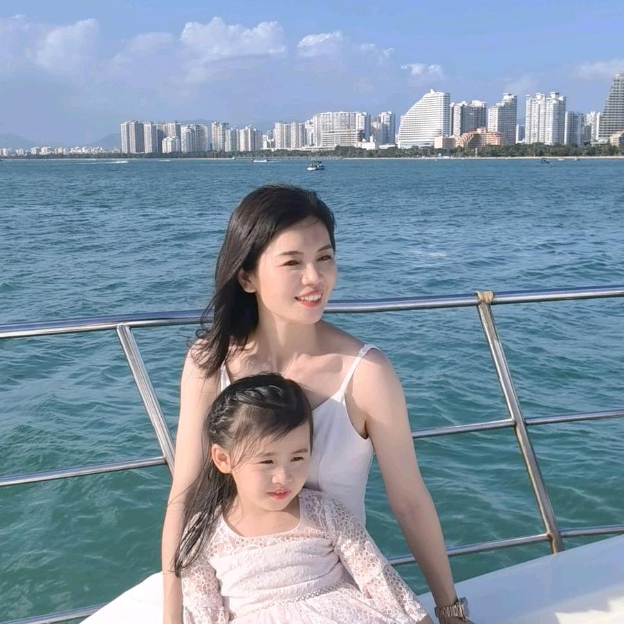 优依美轻奢女装