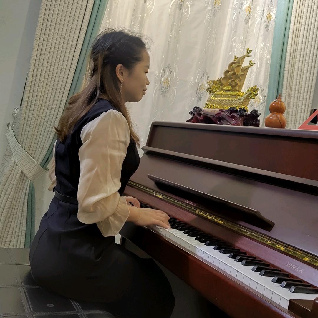 如黛布艺窗帘雯雯