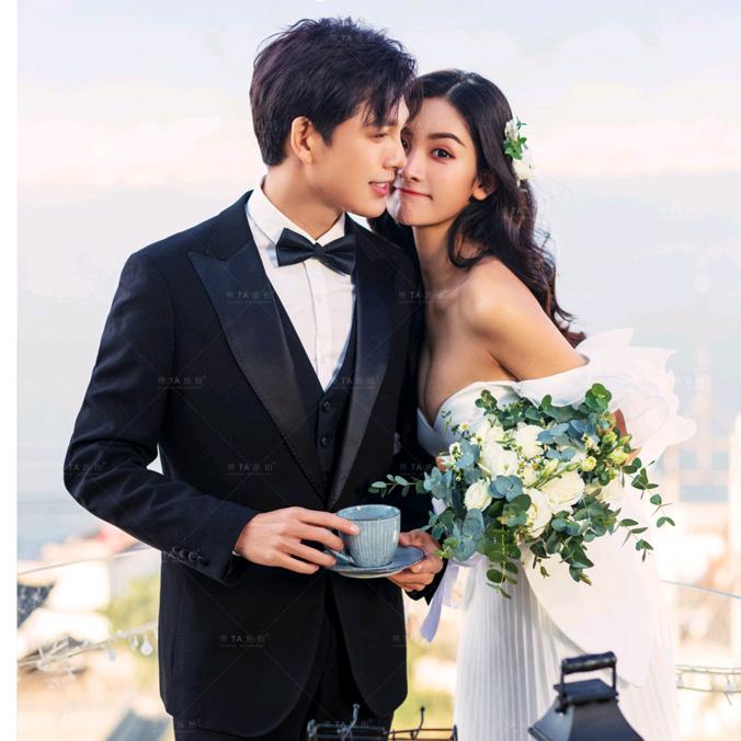 亲密爱人婚纱摄影官方号