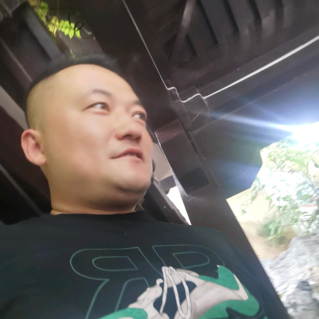 柳伟