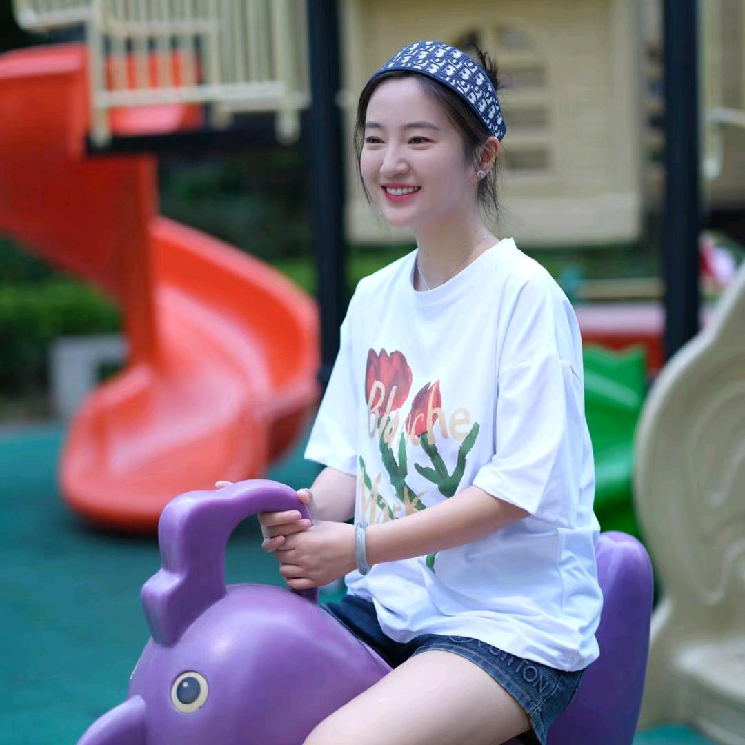 师傅爱徒，杨无欣