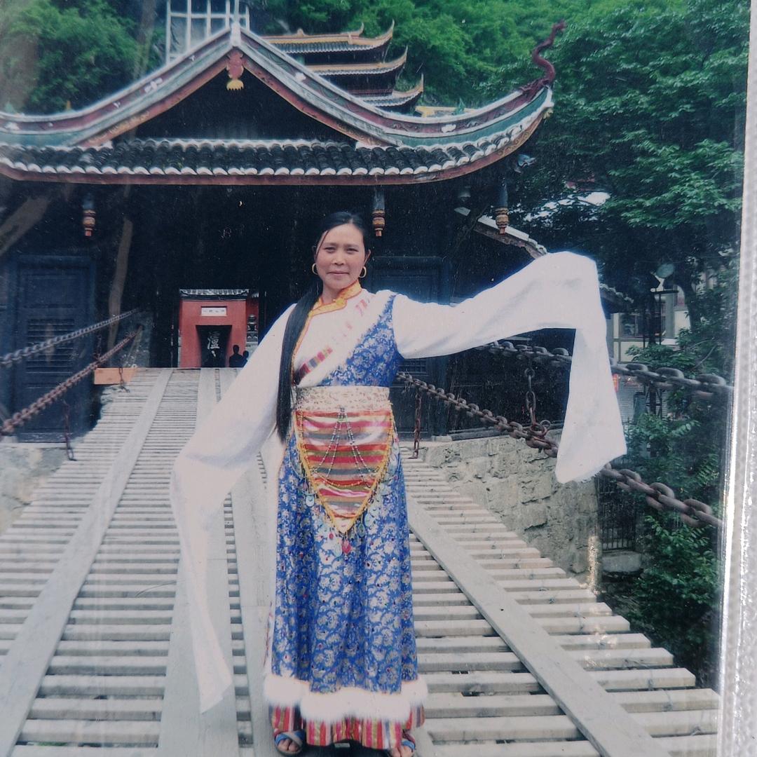 殷美女。