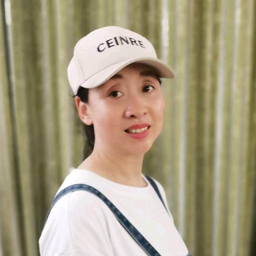 英子