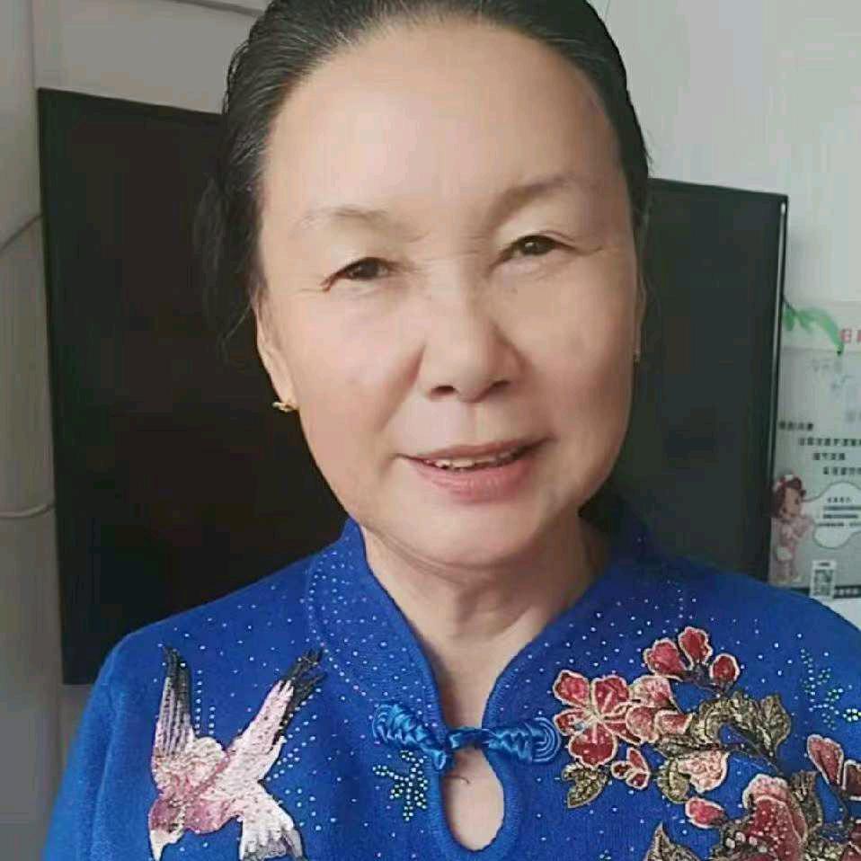 孙奶奶家里带孙子