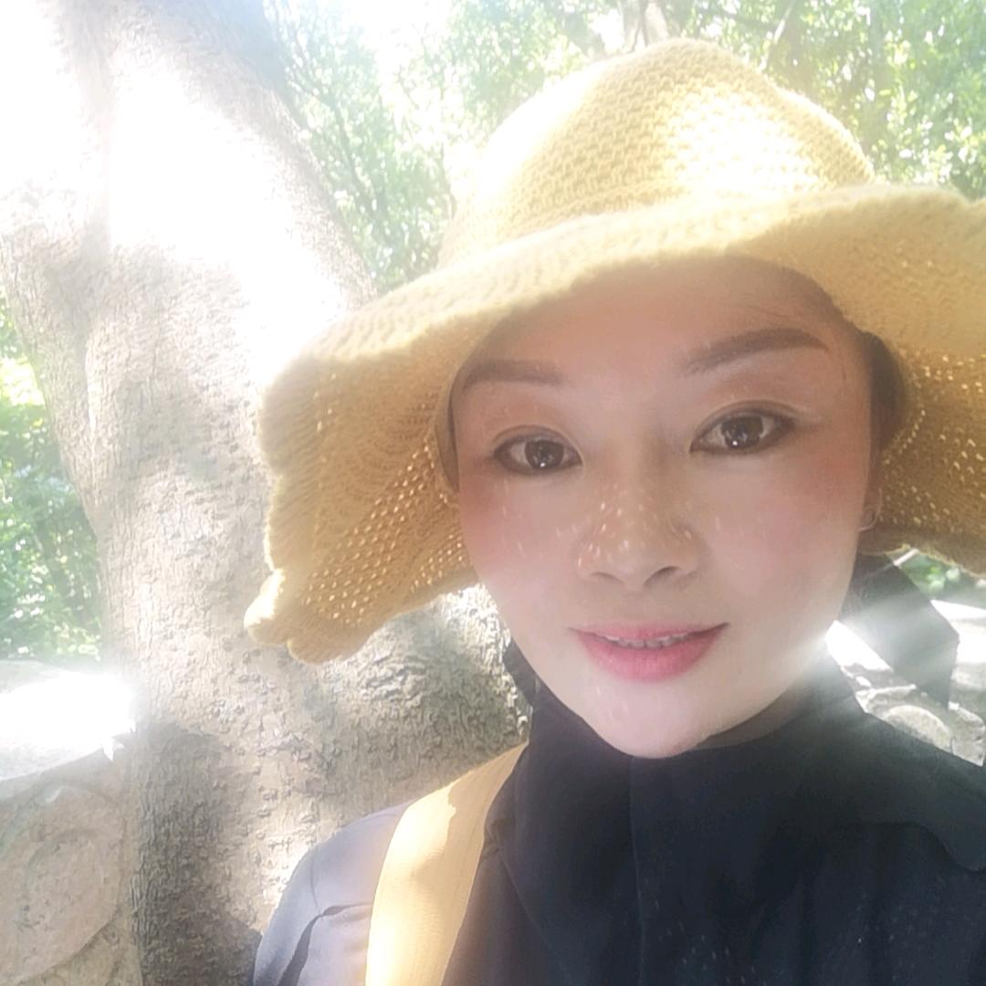 一年四季时尚服装