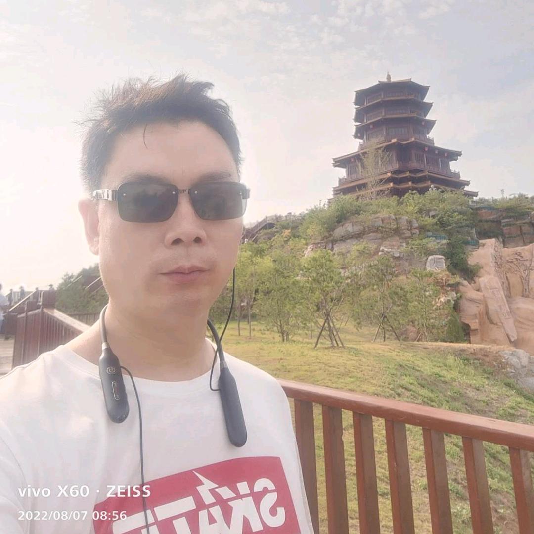 我姓齐但不是大圣