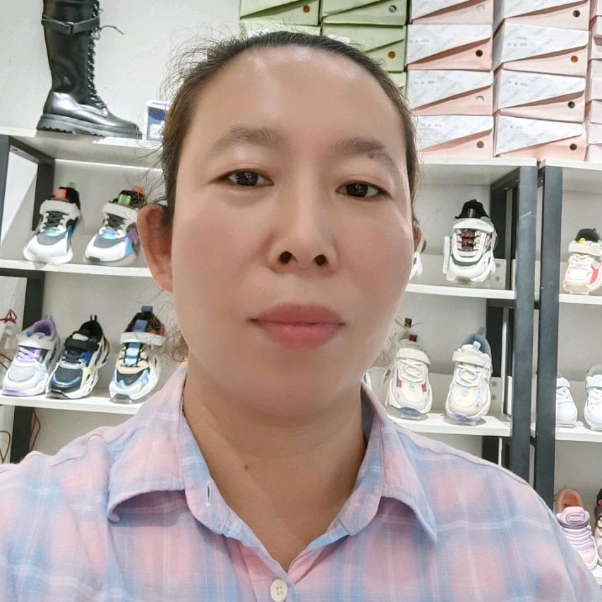 瑞丽严选童鞋店（帮登,小叮当，海绵宝宝）