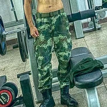 ①个捌零后🇨🇳兵哥