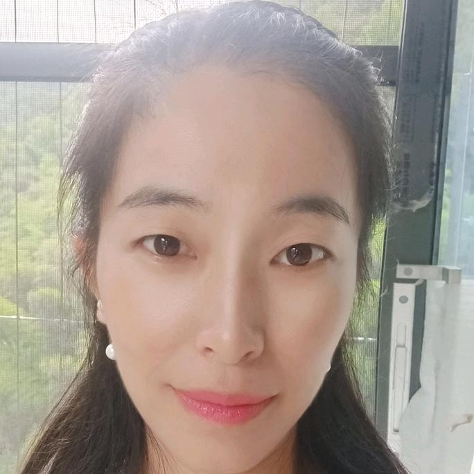 艾德乐全屋门彭丽娜