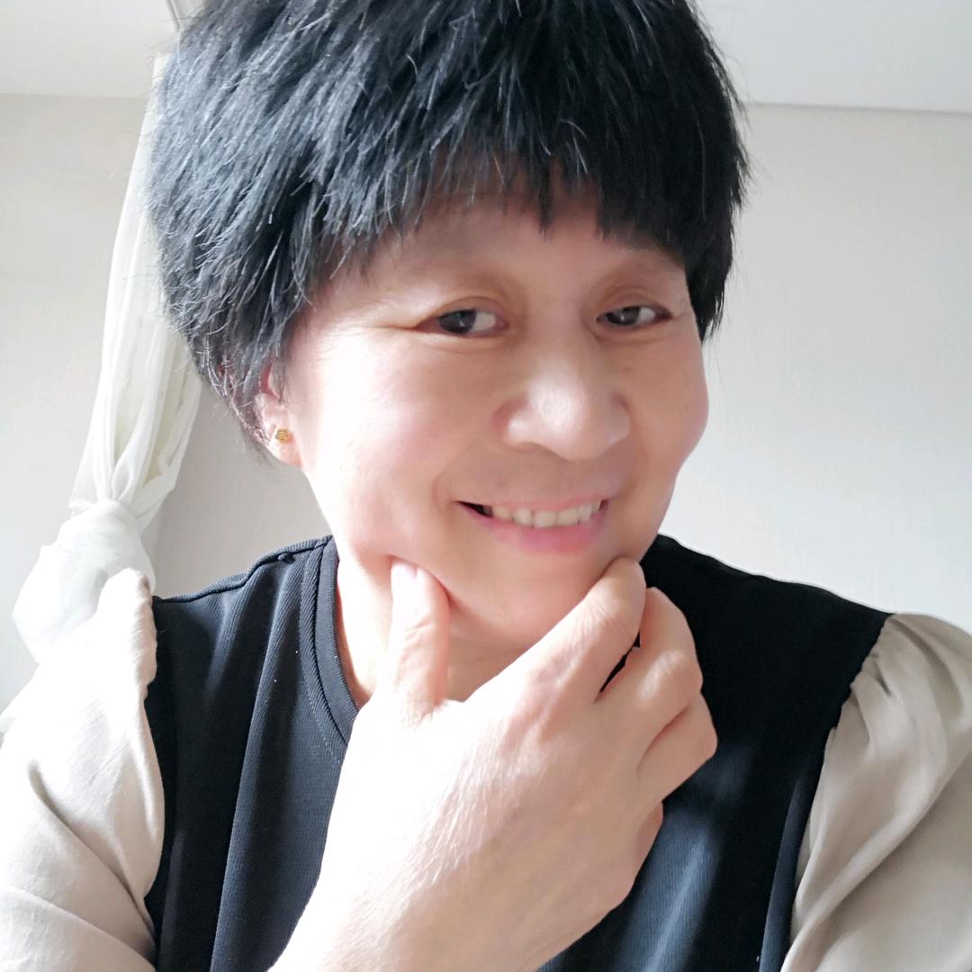 黄彐芳