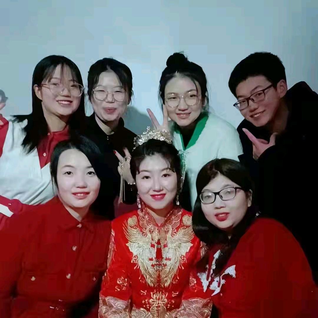 家有六千金&