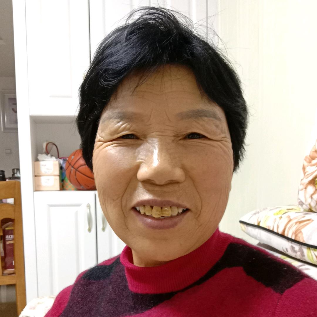 邱彩云