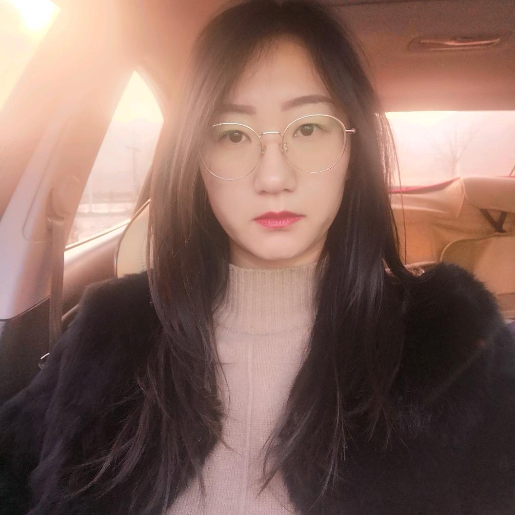 阳，卖卡车的小姐姐