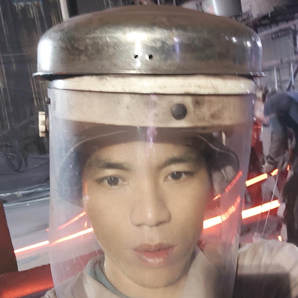 铁哥(热得很）