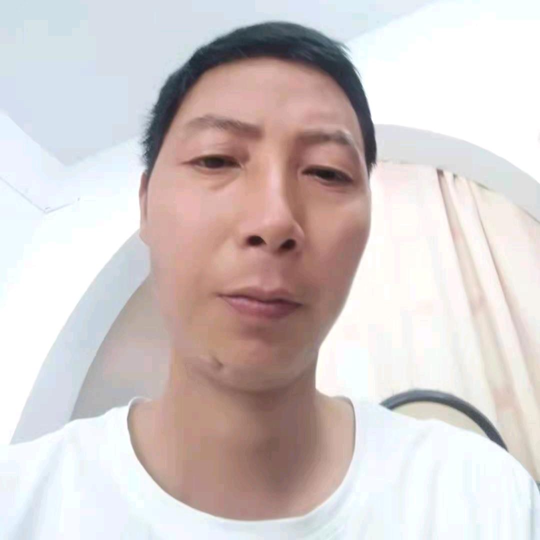 开心哥《承接建筑木工及出售散养土鸡鸭鹅》