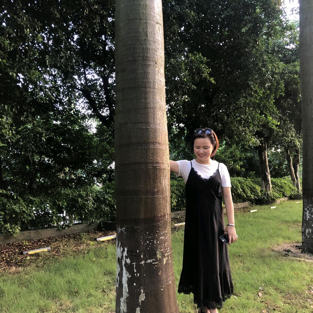 云南湘里湘亲食品潘姐