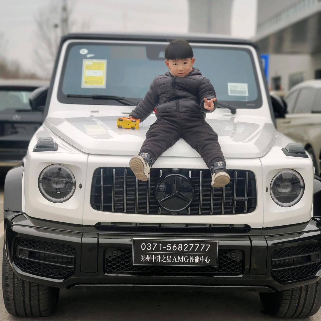 卖板材的小姐姐