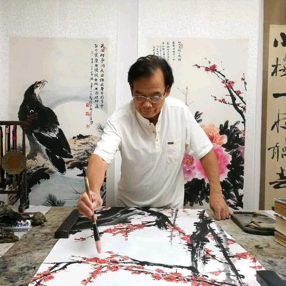 明德画鷹人