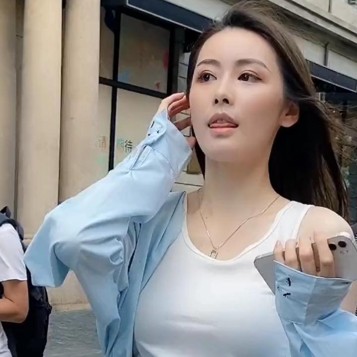 模特梦婷