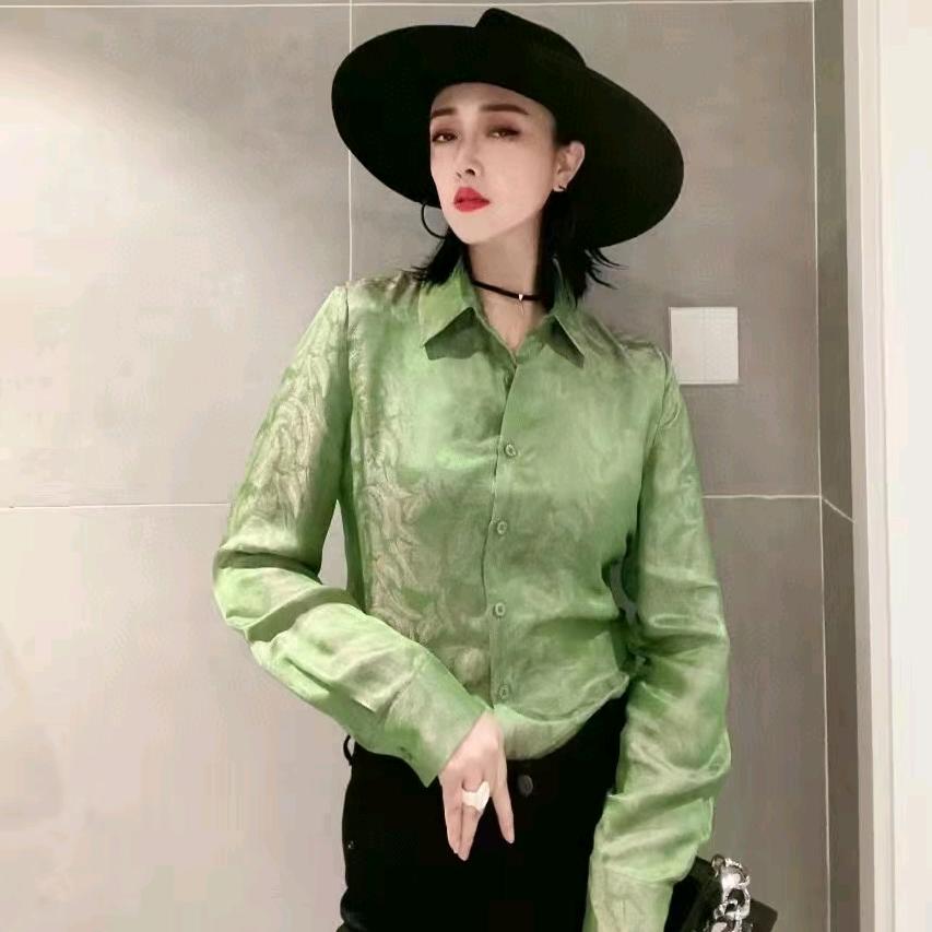 深圳雨之吻服饰