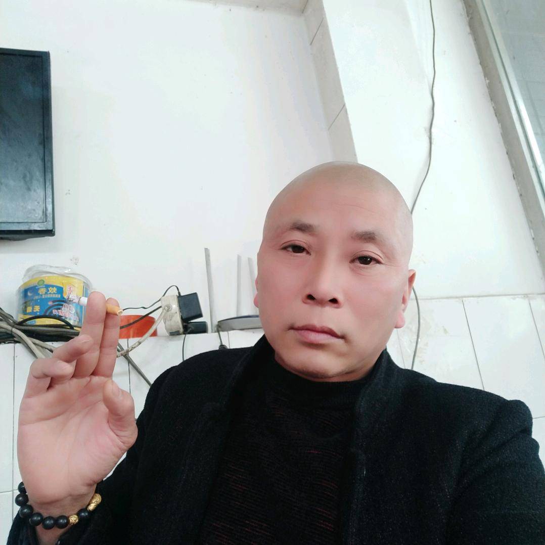 刘君