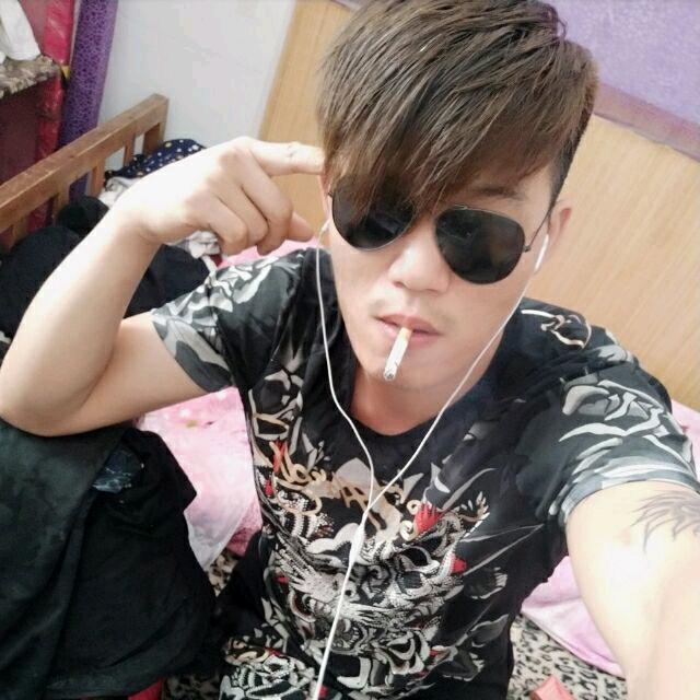 胜久箱包
