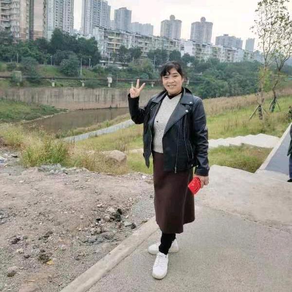 蓉蓉，不定时开播