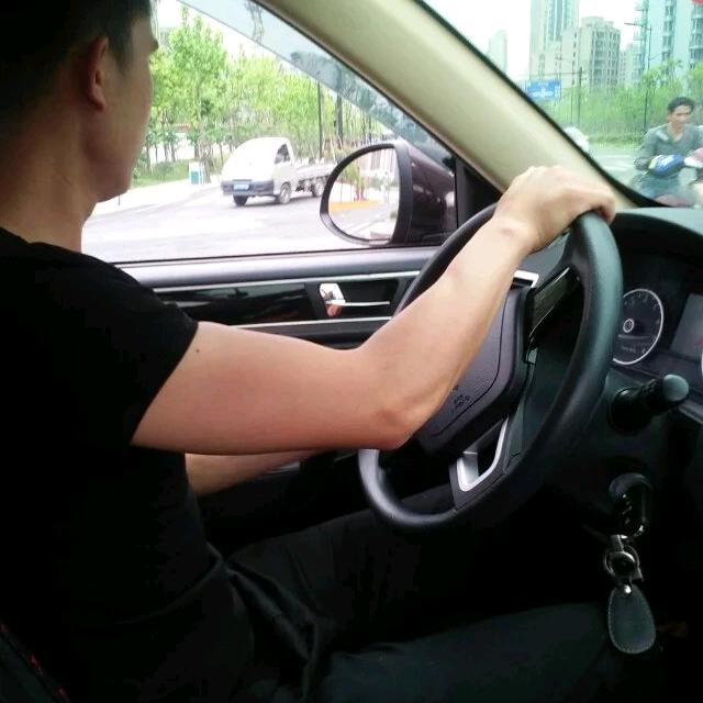 杨良敏