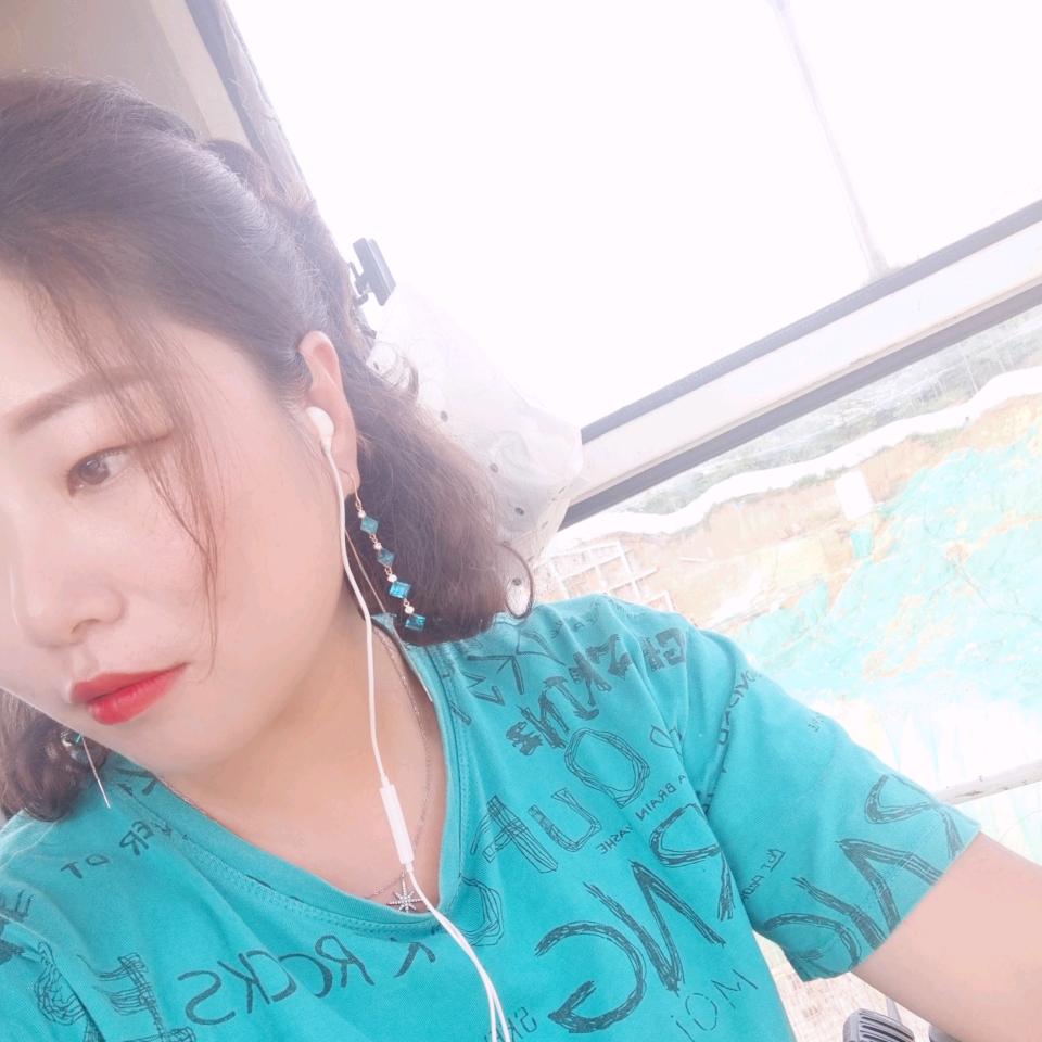 小尹同学（连赞拉黑）