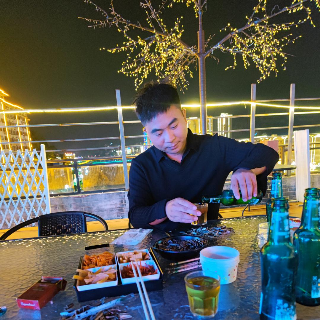 特超塑料杯吕布