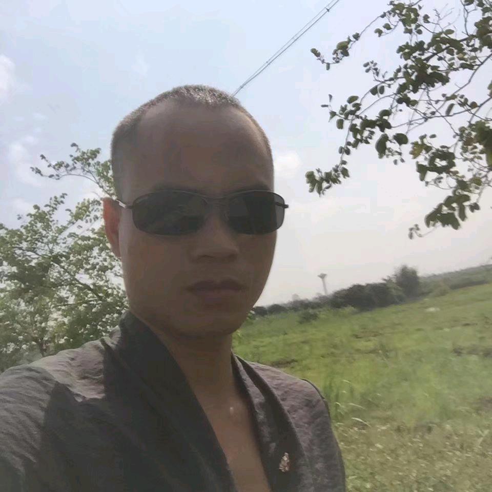 广西贵港市锦绣电脑绣花厂
