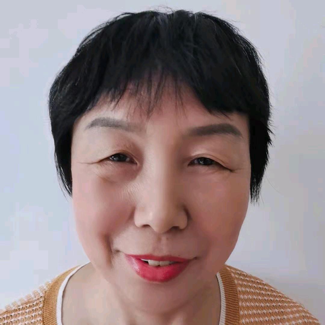 龙珠姐晚6点半开播号在主页