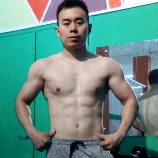 阿锋爱健身.