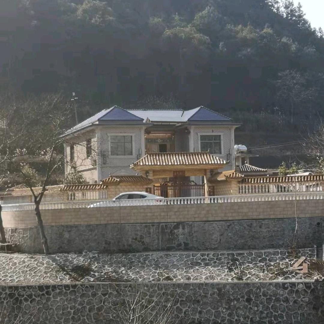 附近！两个喷油加工厂