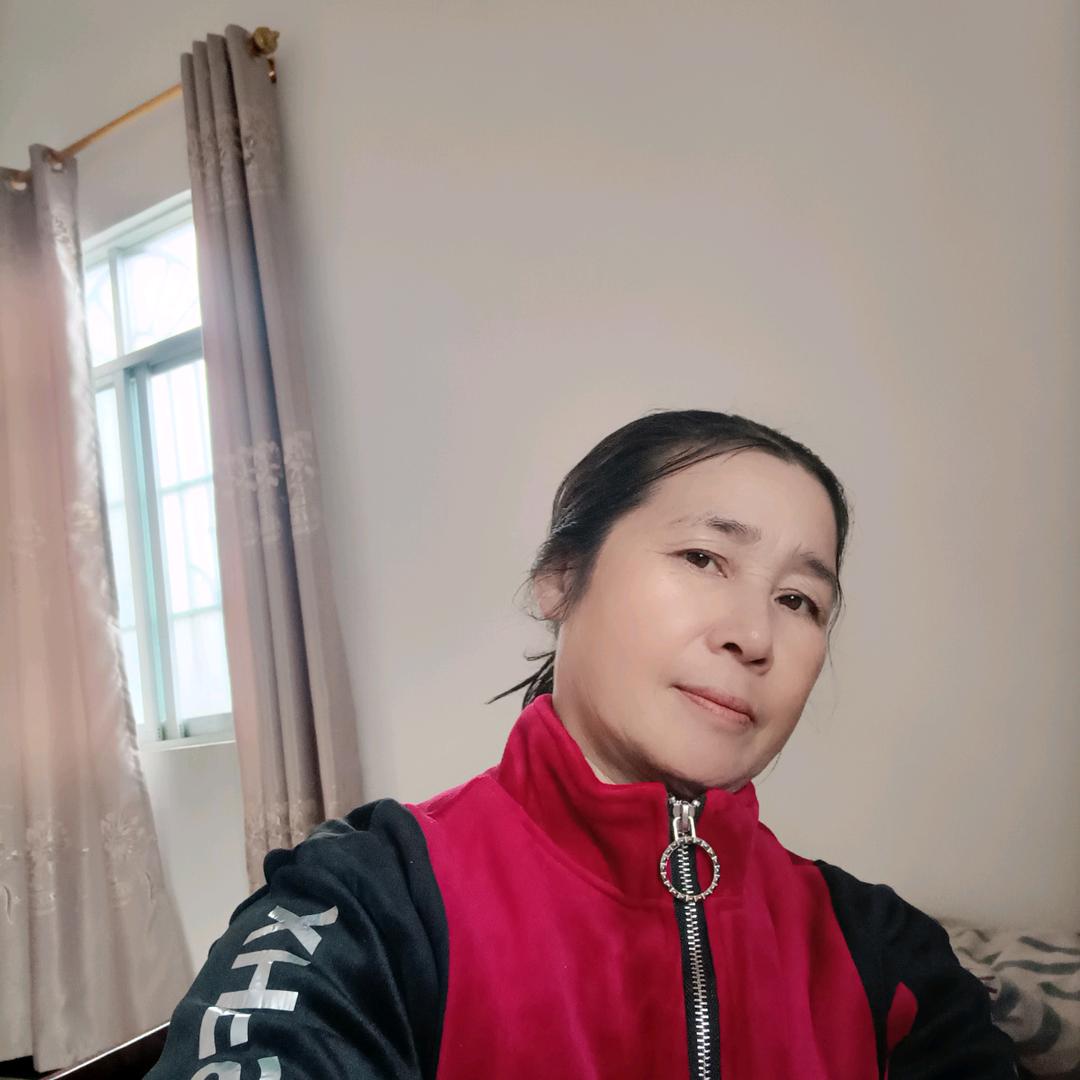 快乐覃英姐