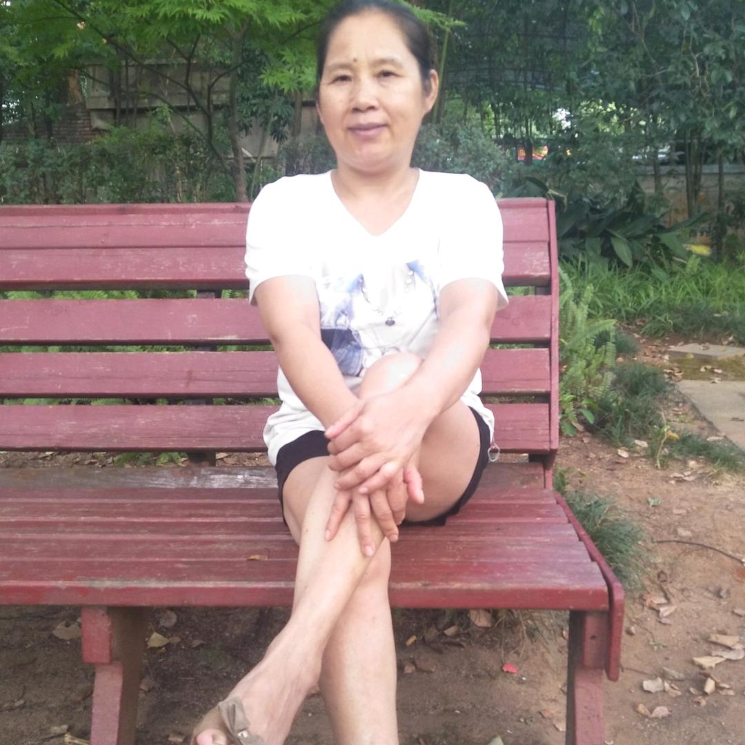 英英跳舞